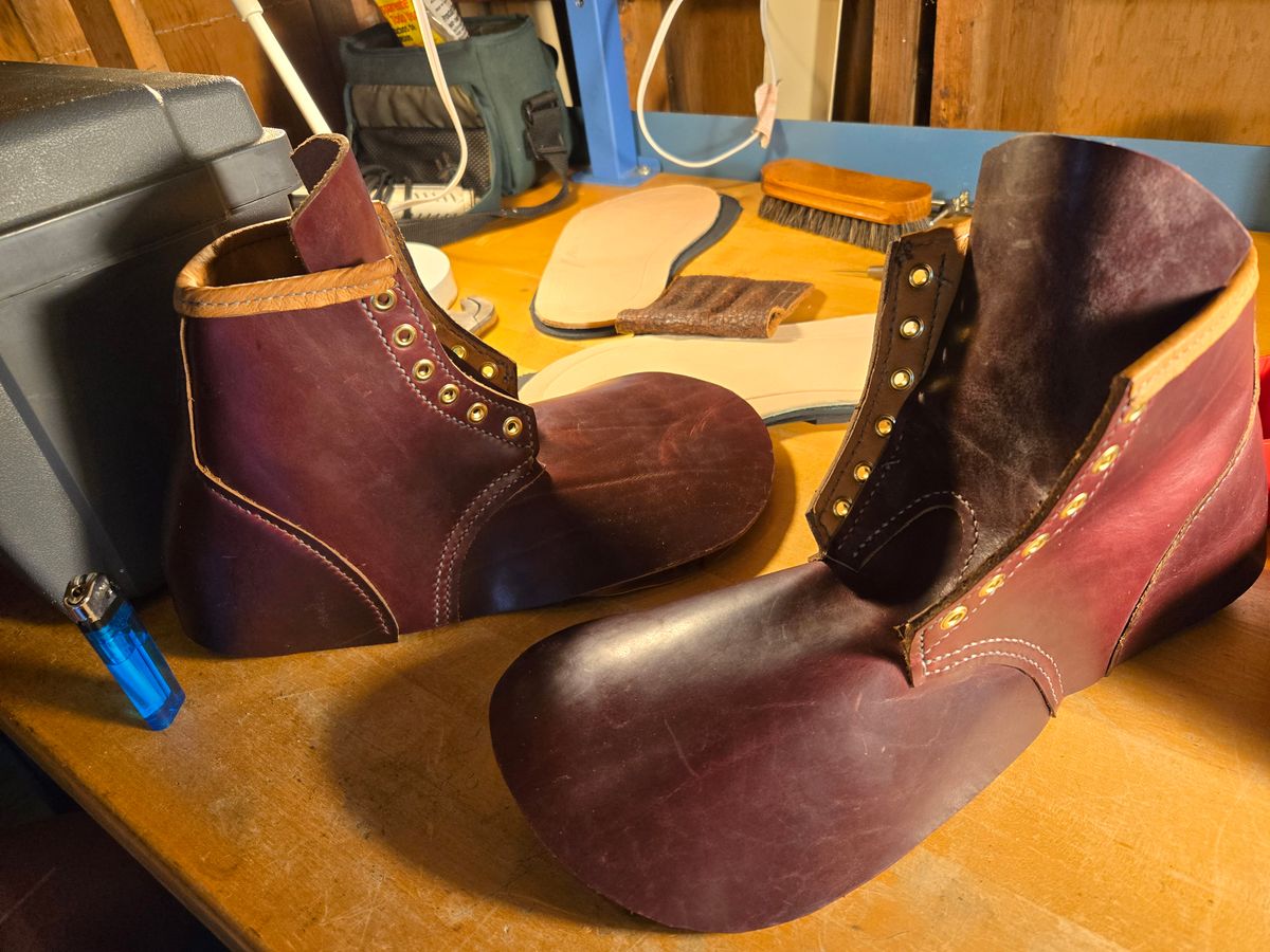 Photo by Amess923 on May 15, 2025 of the Self-Made Barefoot Boot in Horween Burgundy Chromexcel.
