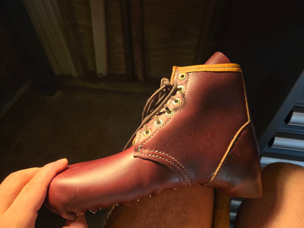Photo by Amess923 on May 15, 2025 of the Self-Made Barefoot Boot in Horween Burgundy Chromexcel.