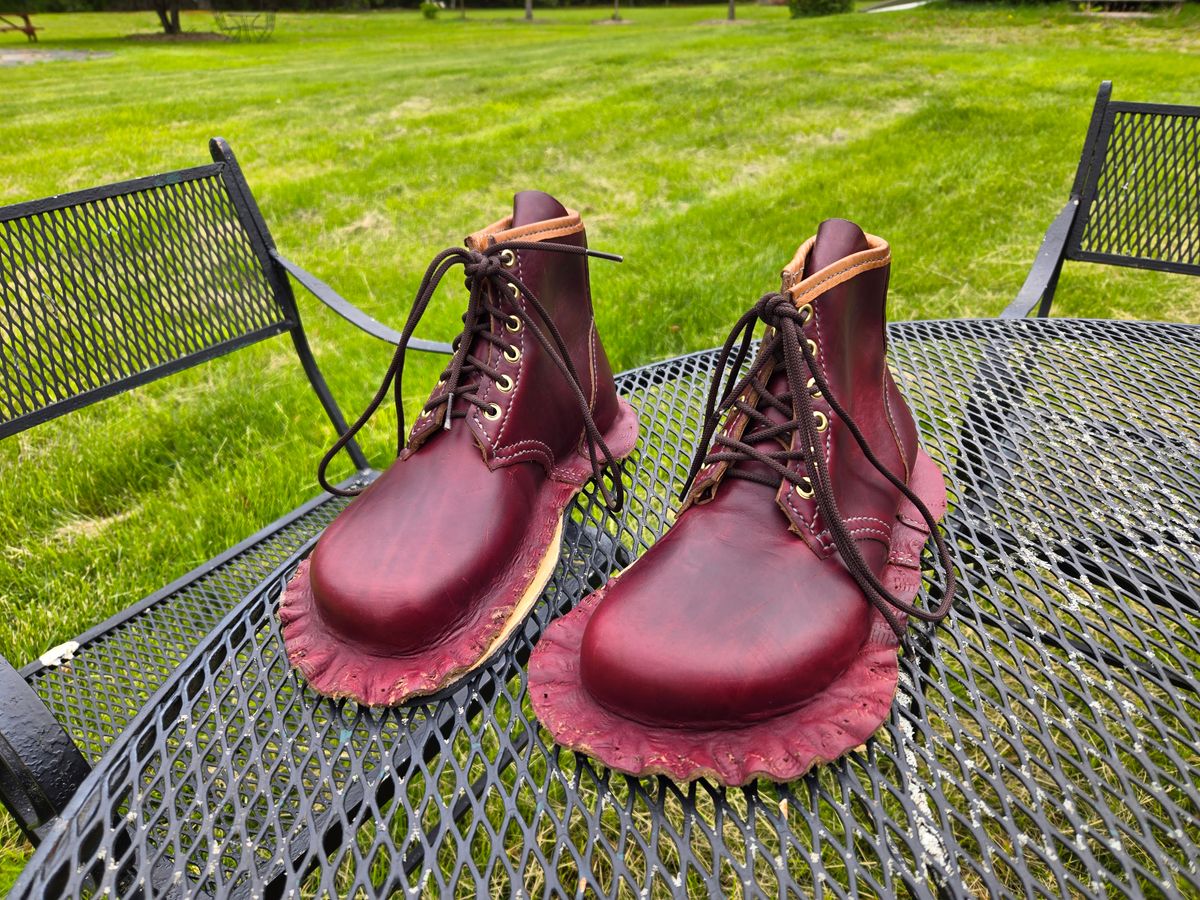 Photo by Amess923 on May 19, 2025 of the Self-Made Barefoot Boot in Horween Burgundy Chromexcel.