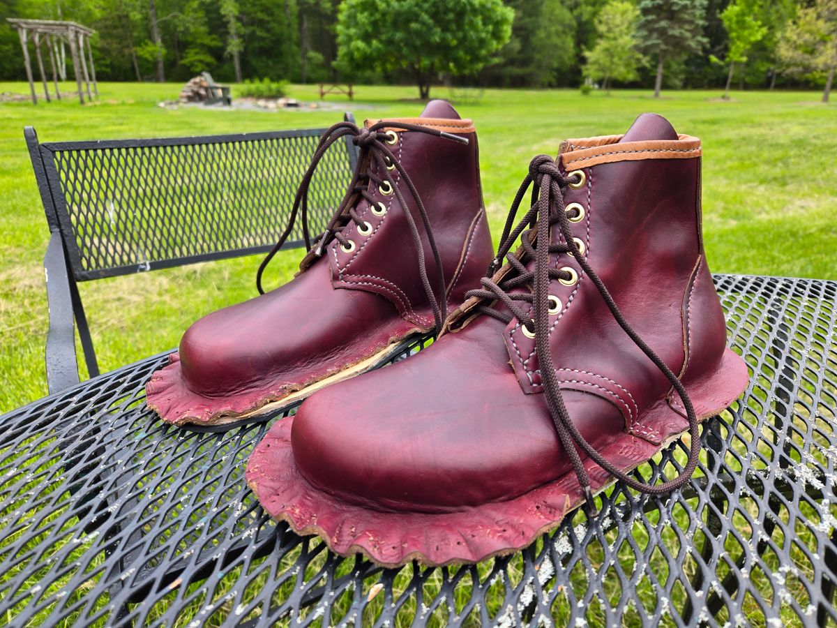 Photo by Amess923 on May 19, 2025 of the Self-Made Barefoot Boot in Horween Burgundy Chromexcel.