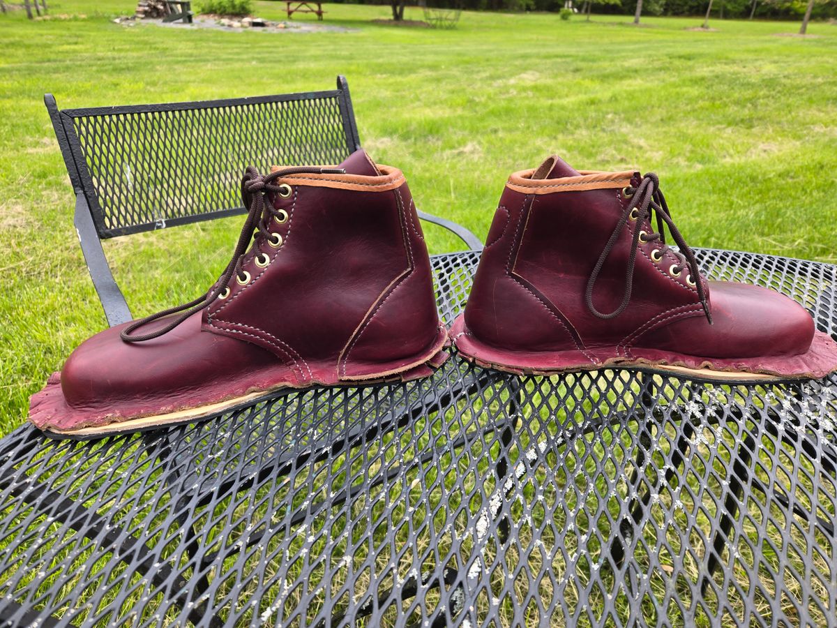 Photo by Amess923 on May 19, 2025 of the Self-Made Barefoot Boot in Horween Burgundy Chromexcel.