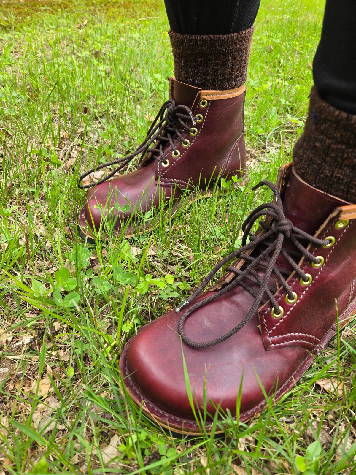 Photo by Amess923 on May 21, 2025 of the Self-Made Barefoot Boot in Horween Burgundy Chromexcel.