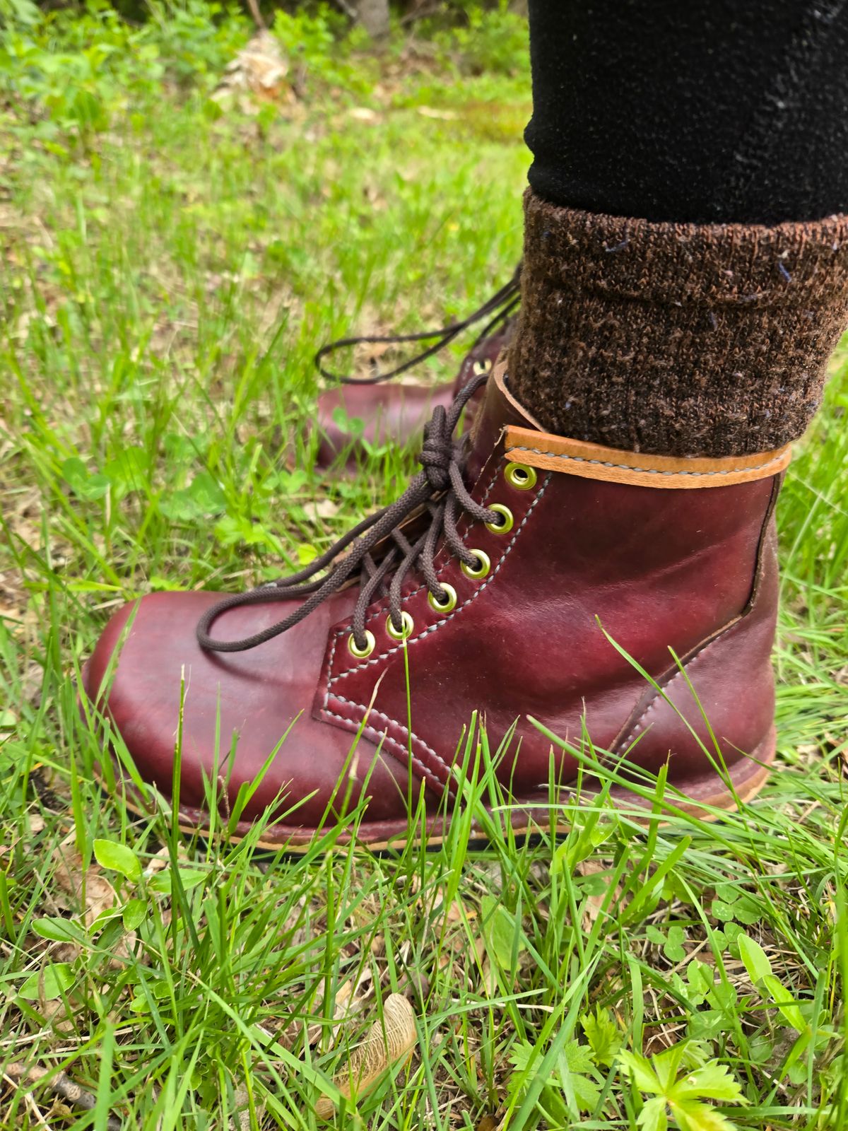 Photo by Amess923 on May 21, 2025 of the Self-Made Barefoot Boot in Horween Burgundy Chromexcel.