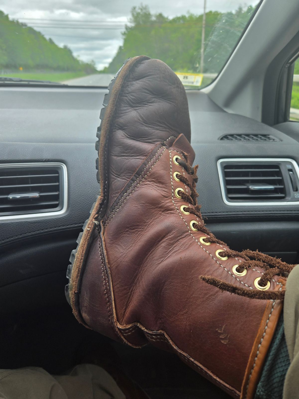 Photo by Amess923 on May 21, 2025 of the Self-Made Barefoot Boot in Chap.