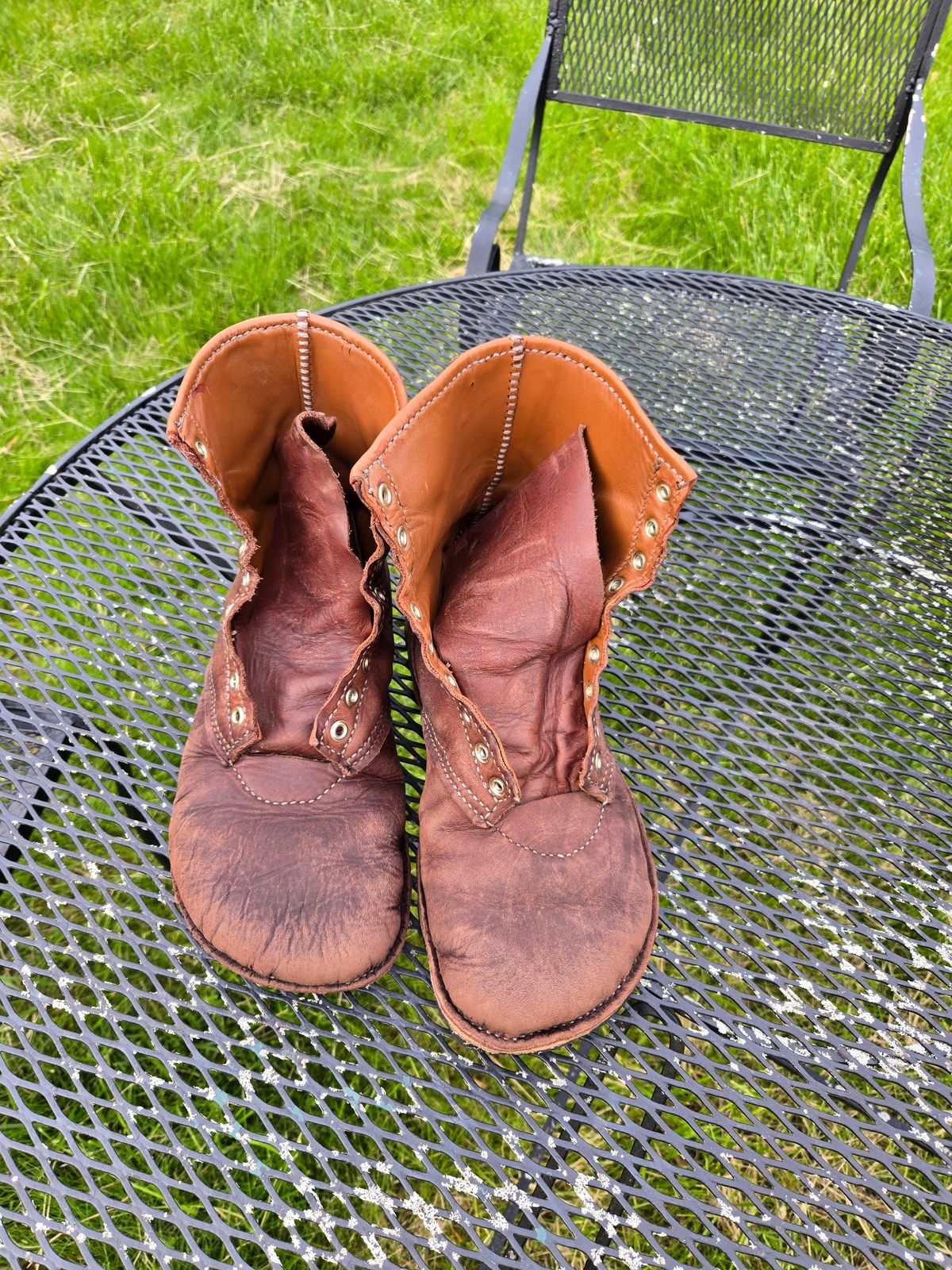 Photo by Amess923 on May 27, 2025 of the Self-Made Barefoot Boot in Chap.