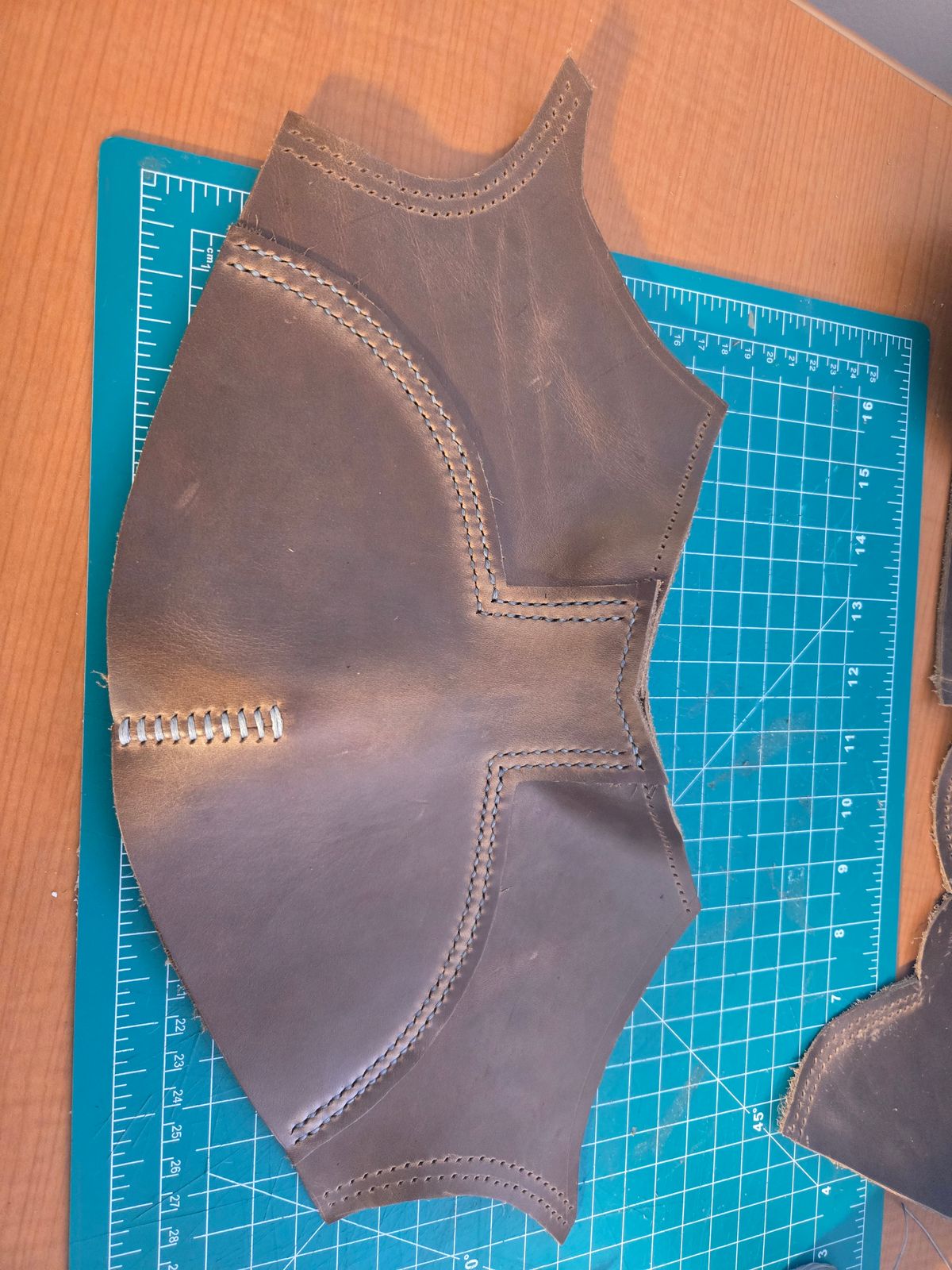 Photo by Amess923 on August 15, 2025 of the Self-Made Chukka in Horween Natural Chromexcel.