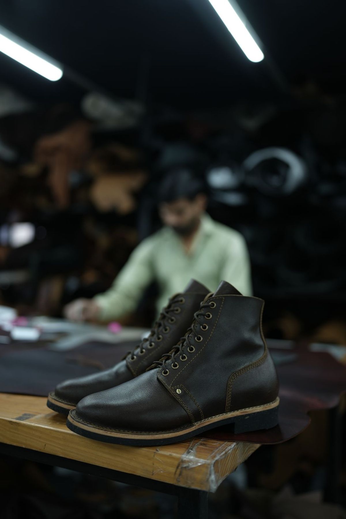 Photo by heritagefanatic on March 7, 2025 of the Craft & Glory Prototype Service Boot in Horween Cinnamon Waxed Flesh.