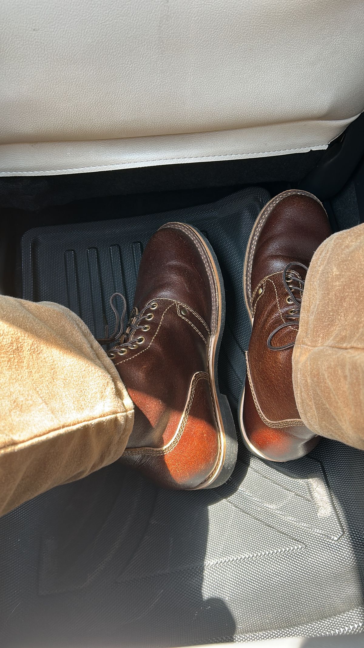 Photo by heritagefanatic on March 8, 2025 of the Craft & Glory Prototype Service Boot in Horween Cinnamon Waxed Flesh.