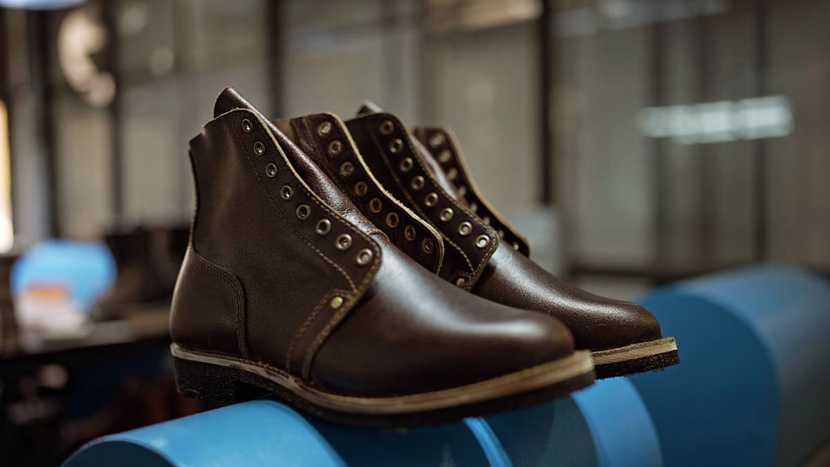 Photo by heritagefanatic on March 6, 2025 of the Craft & Glory Prototype Service Boot in Horween Cinnamon Waxed Flesh.