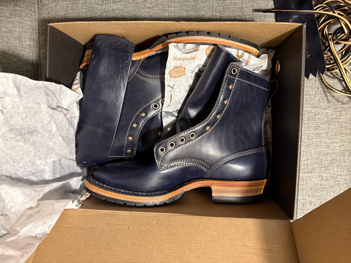 Photo by geckotrekker on November 3, 2025 of the White's Bounty Hunter in Maryam Navy Horsehide.