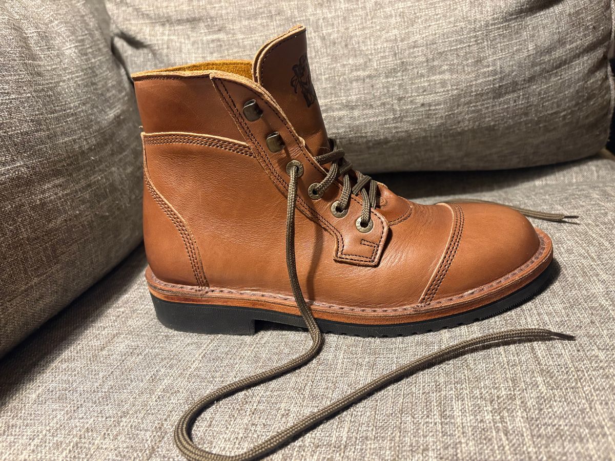 Photo by geckotrekker on October 1, 2025 of the Jim Green Numzaan in Jim Green Natural Veg Retan.