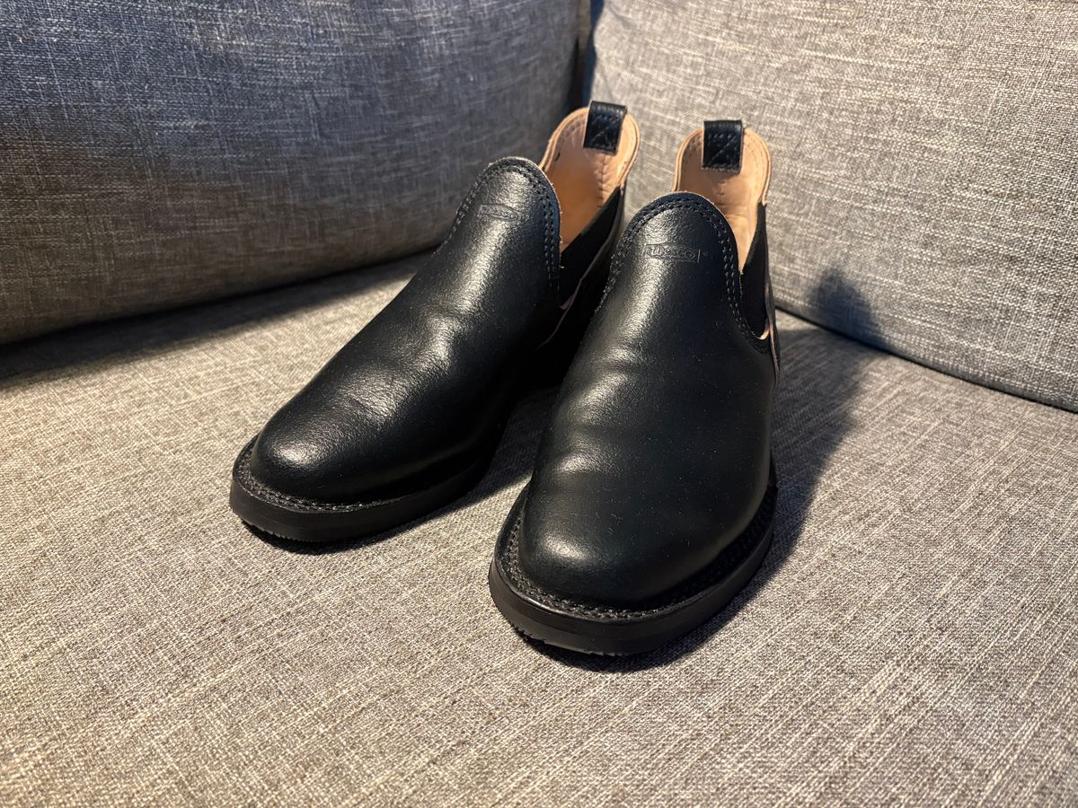 Photo by geckotrekker on May 17, 2026 of the Wesco Romeo in Horween Navy Waxed Flesh.