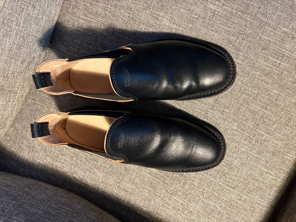 Photo by geckotrekker on May 17, 2026 of the Wesco Romeo in Horween Navy Waxed Flesh.