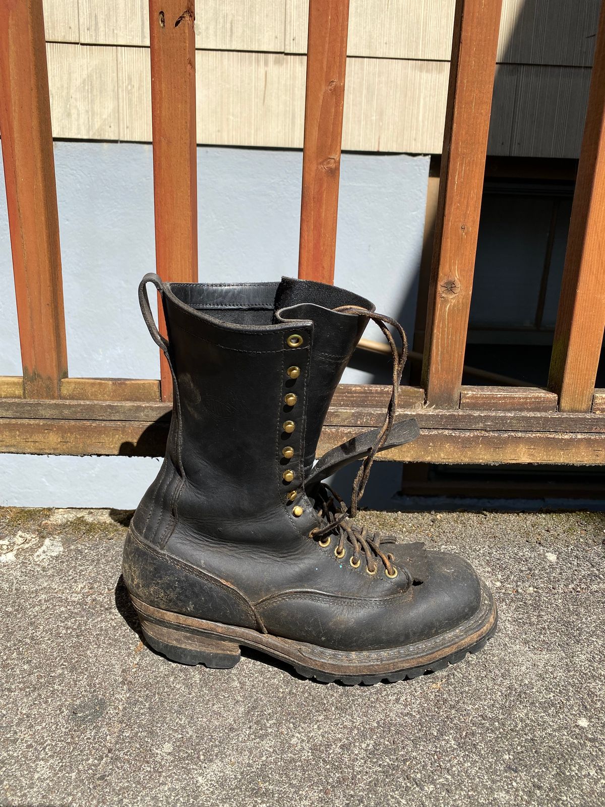 Photo by geckotrekker on July 18, 2025 of the White's Smokejumper in Seidel Black Oil Tan.