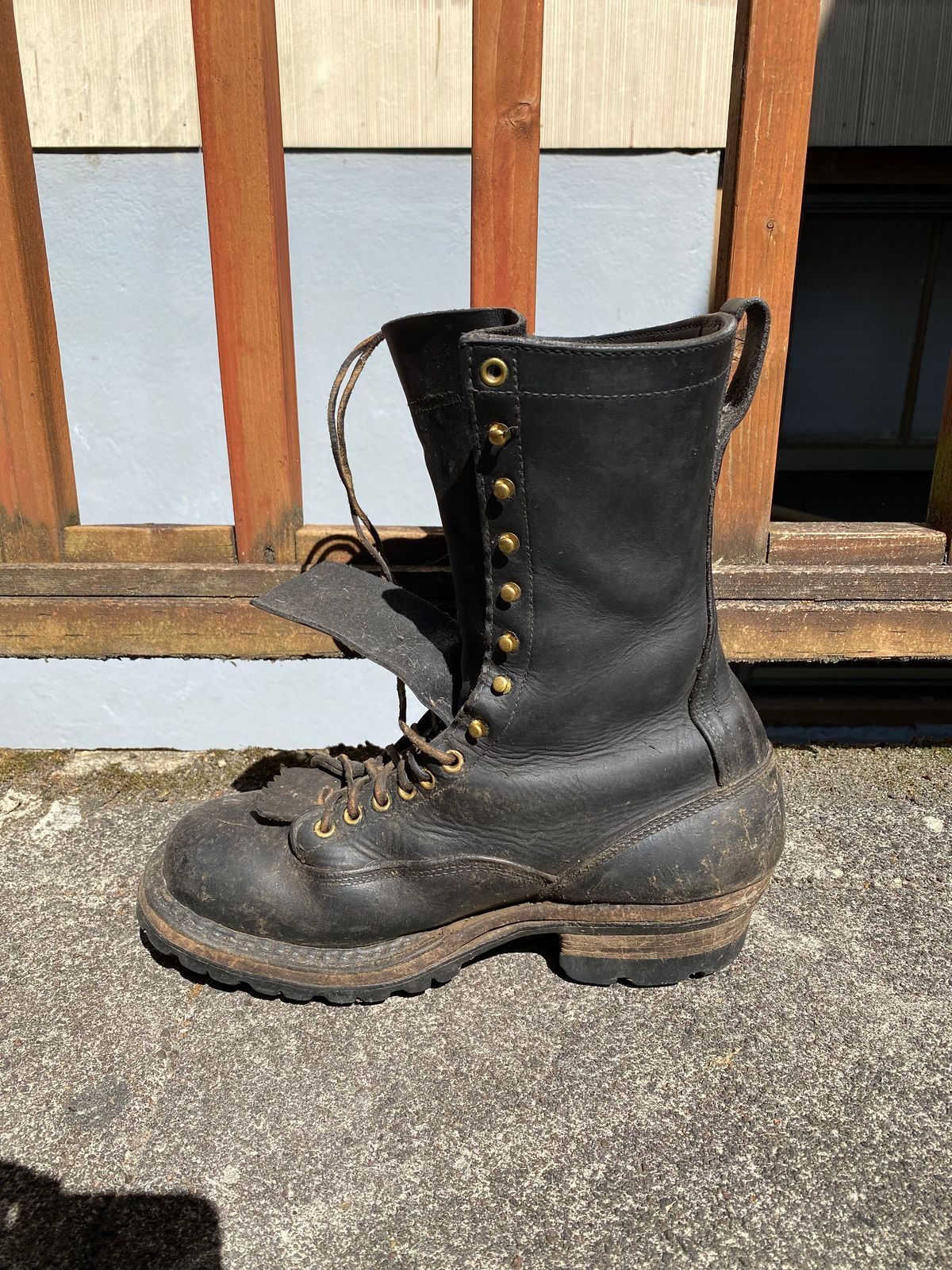 Photo by geckotrekker on July 18, 2025 of the White's Smokejumper in Seidel Black Oil Tan.