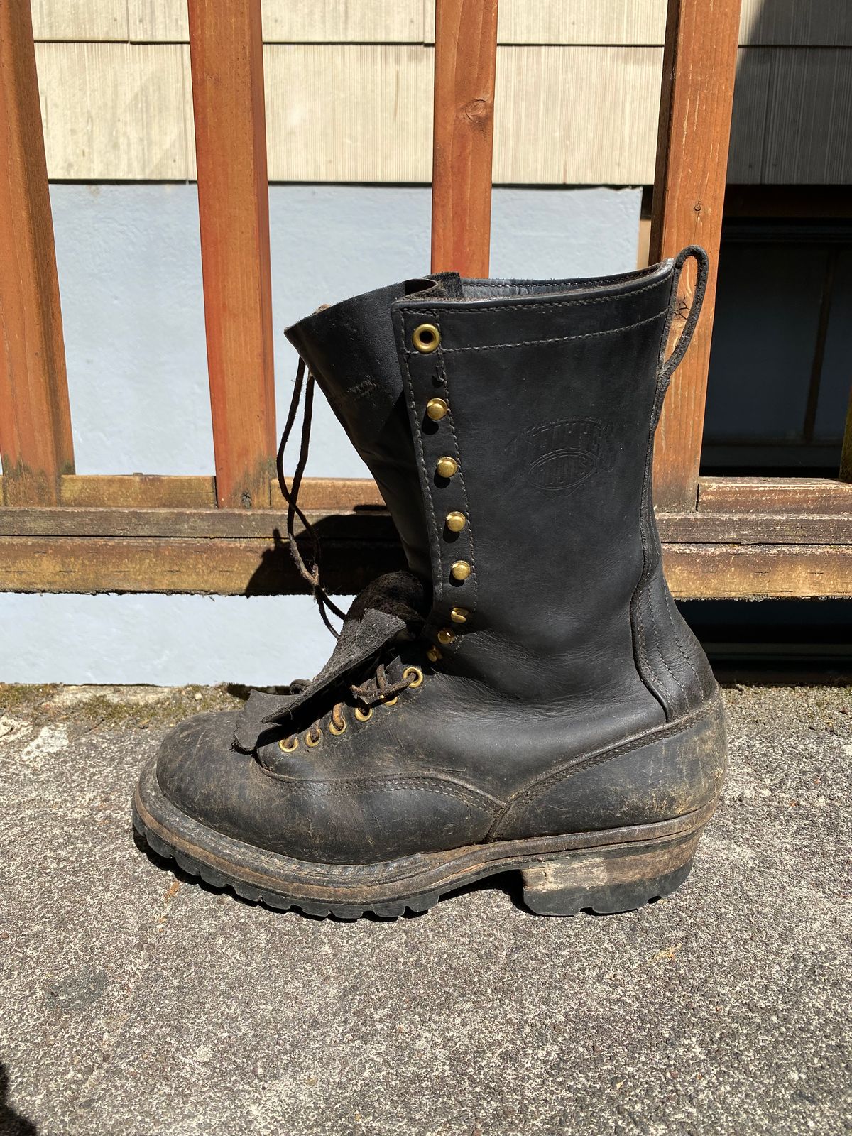 Photo by geckotrekker on July 18, 2025 of the White's Smokejumper in Seidel Black Oil Tan.