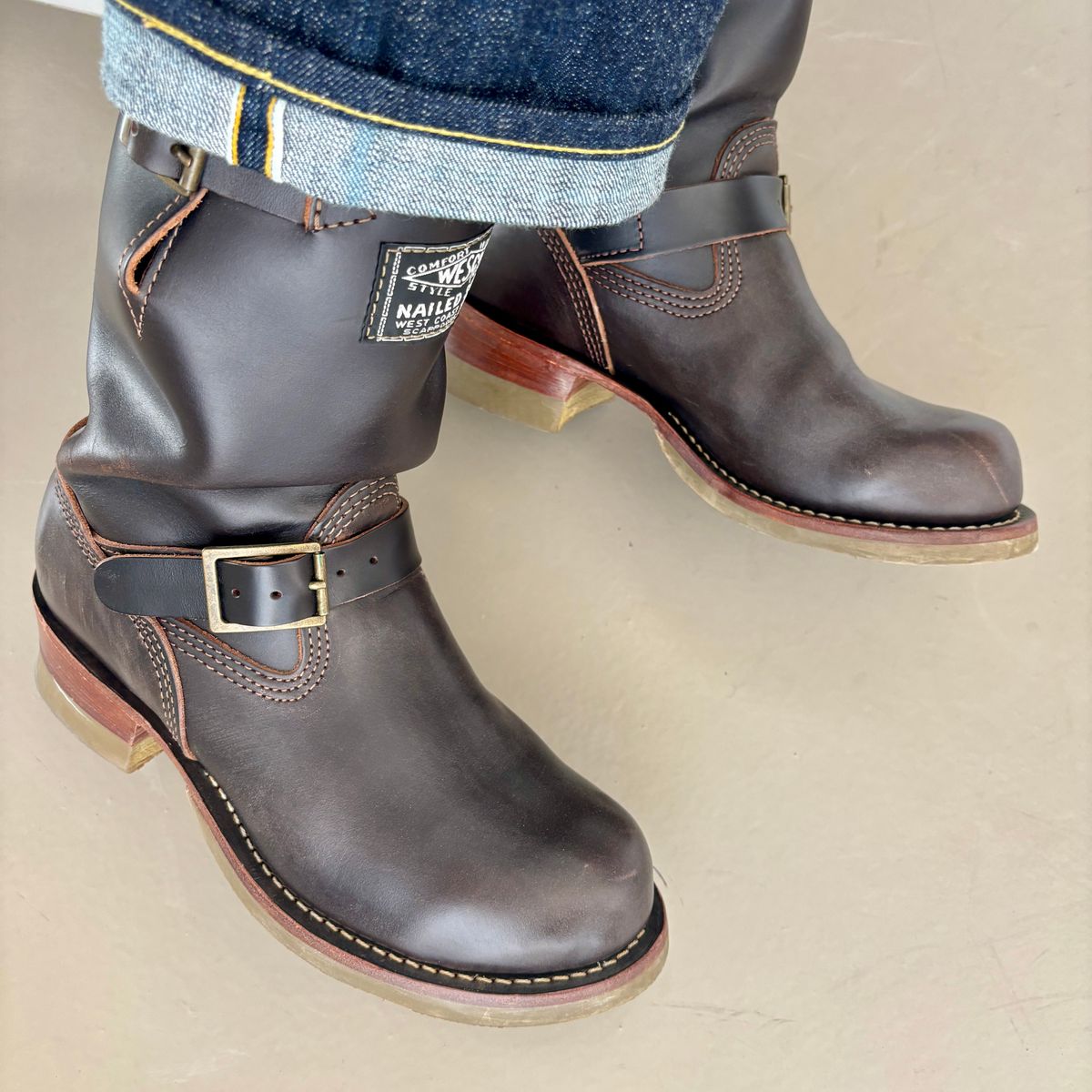 Photo by Cafeselfiedude on August 15, 2025 of the Wesco 1939 Engineer Boot in Horween Black Chromexcel Horsebutt.