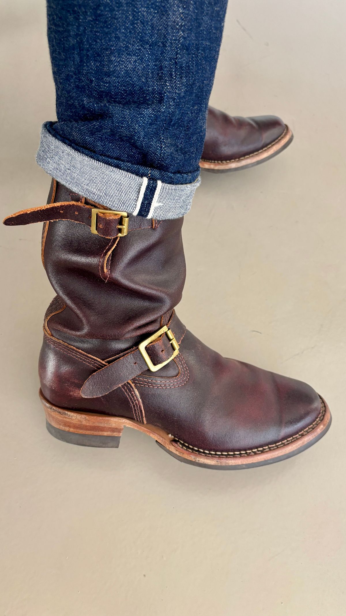Photo by Cafeselfiedude on August 20, 2025 of the Wesco Mister Lou in Horween Burgundy Waxed flesh.