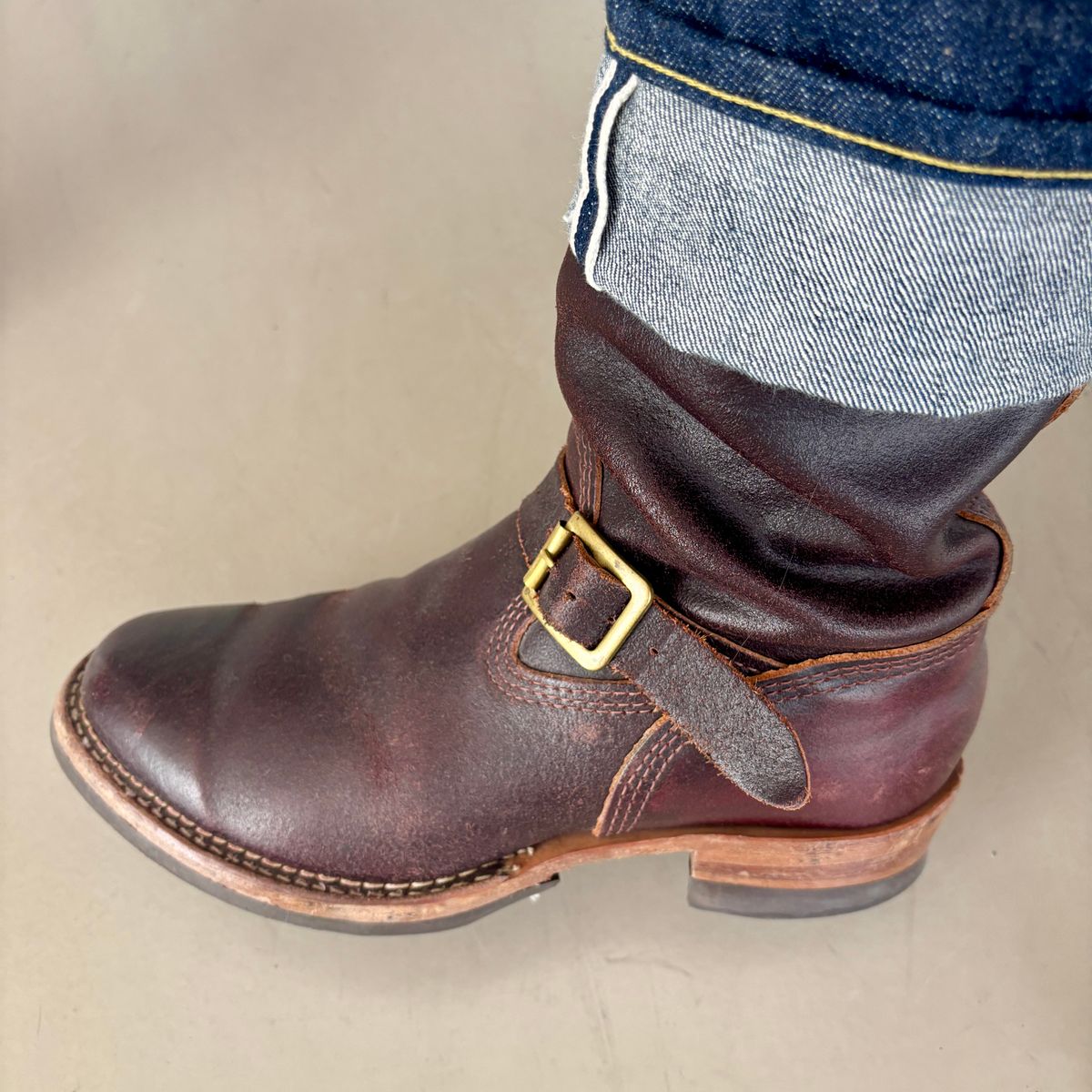 Photo by Cafeselfiedude on August 20, 2025 of the Wesco Mister Lou in Horween Burgundy Waxed flesh.