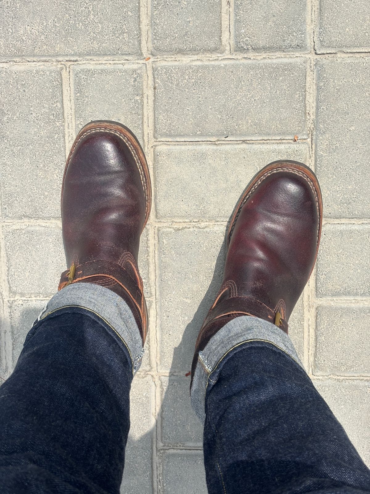 Photo by Cafeselfiedude on August 20, 2025 of the Wesco Mister Lou in Horween Burgundy Waxed flesh.