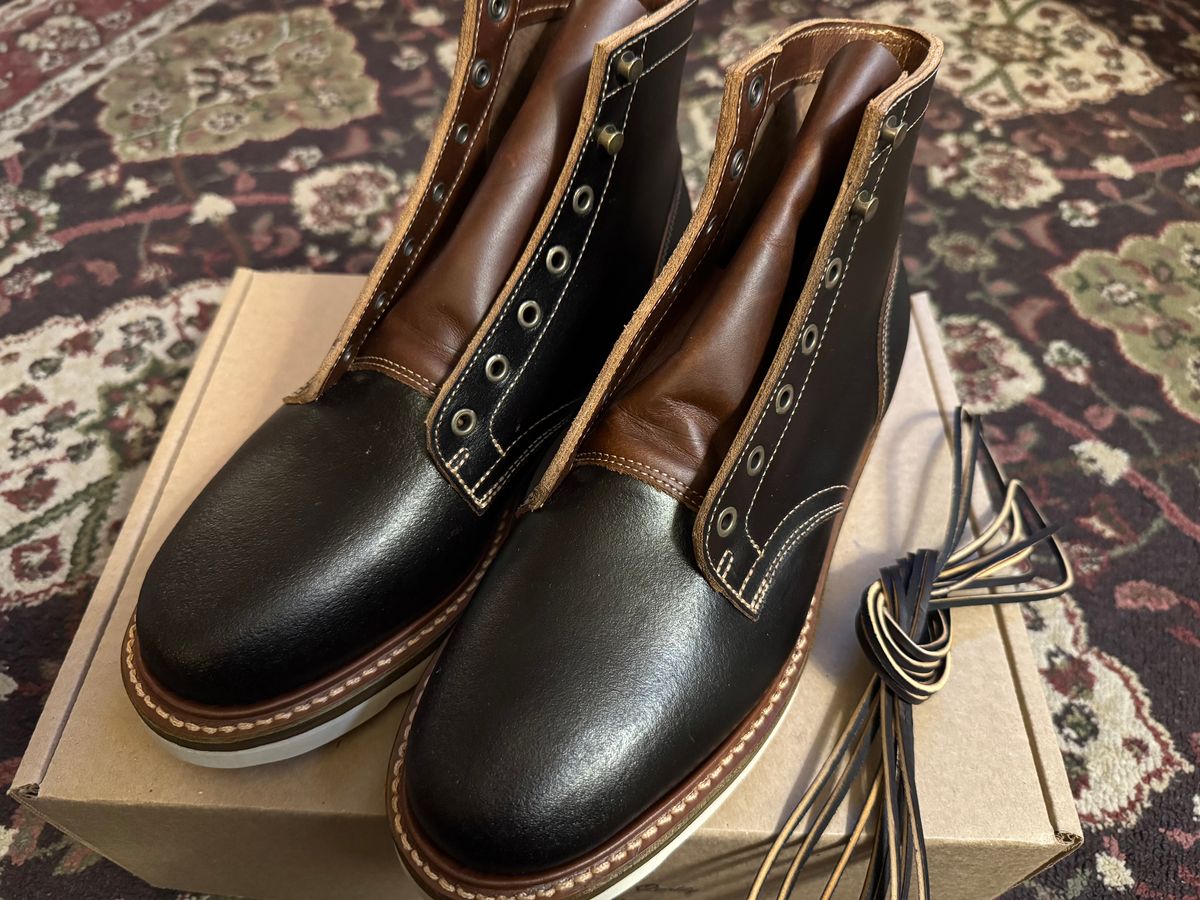 Photo by danielc on February 19, 2025 of the Truman MTO in Horween Java Waxed Flesh.