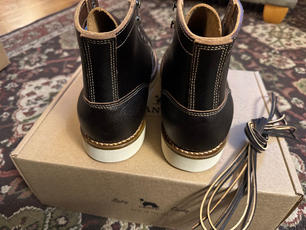 Photo by danielc on February 19, 2025 of the Truman MTO in Horween Java Waxed Flesh.