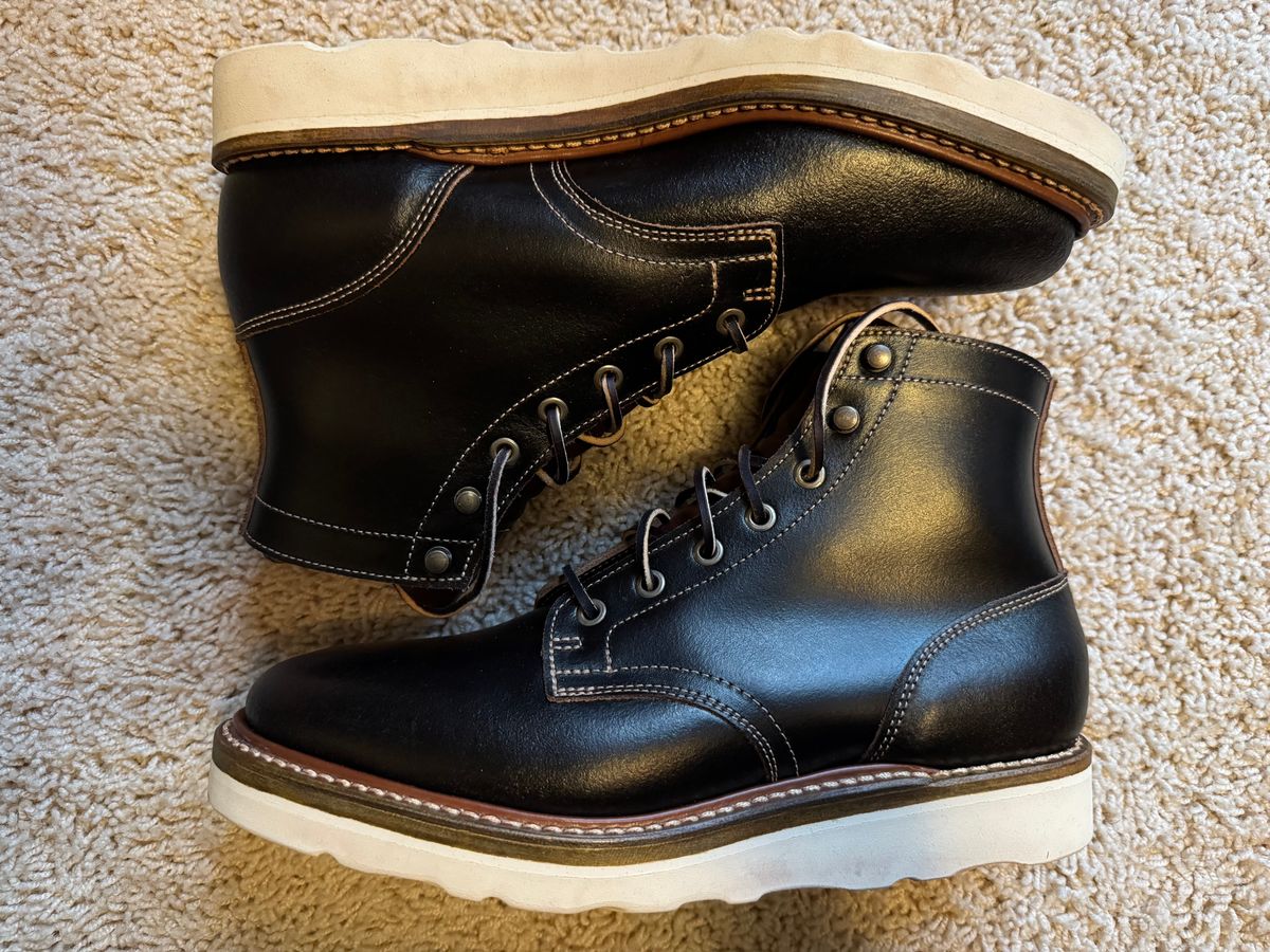 Photo by danielc on February 20, 2025 of the Truman MTO in Horween Java Waxed Flesh.