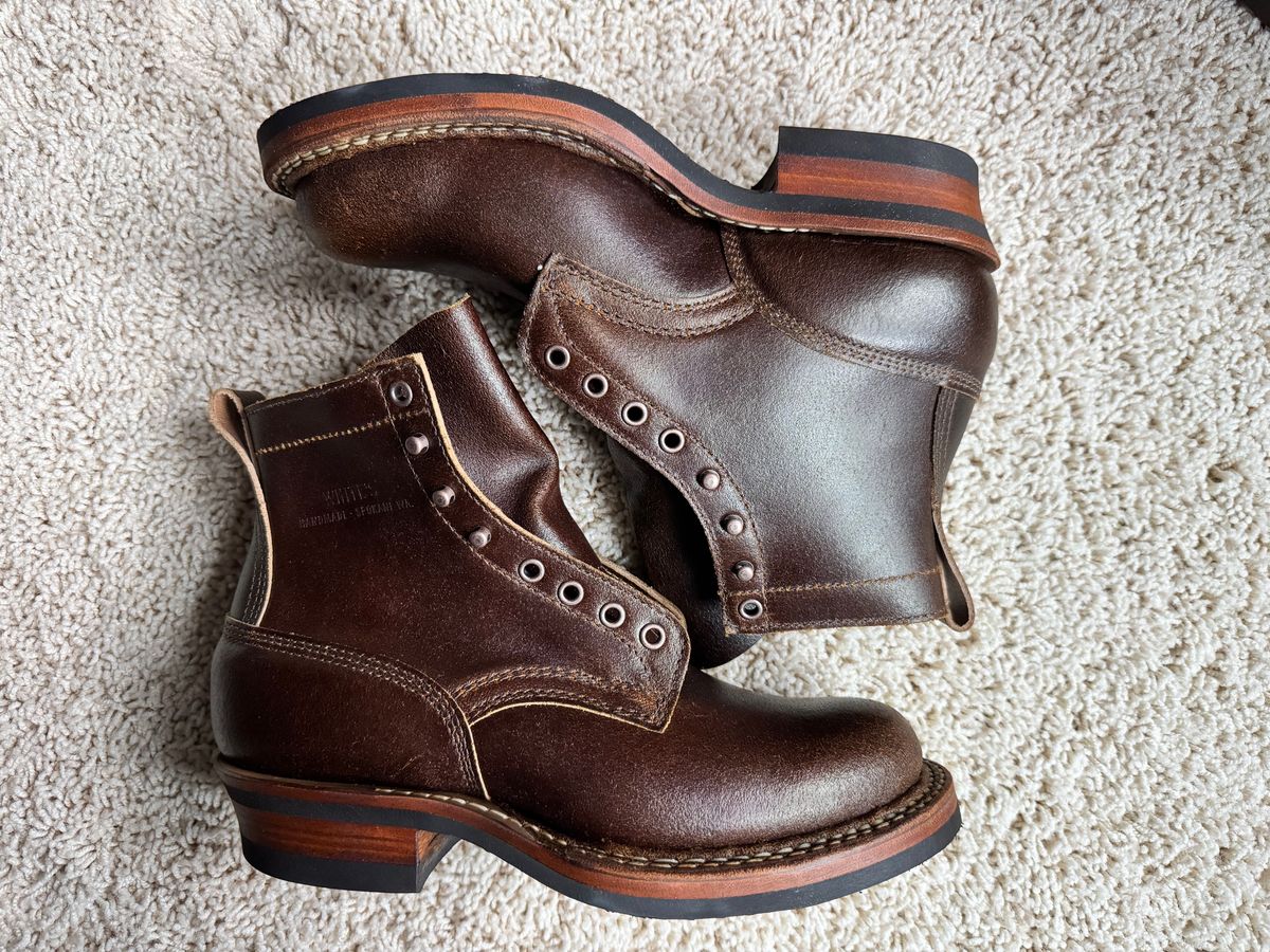 Photo by danielc on December 27, 2024 of the White's 350 Cruiser in Horween Cinnamon Waxed Flesh.