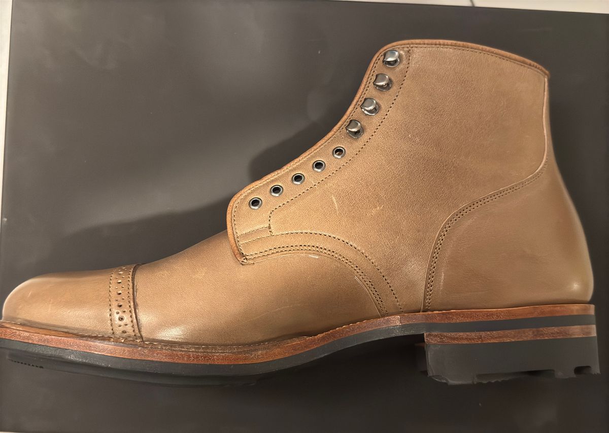 Photo by Pedro on January 6, 2025 of the Viberg Service Boot BCT in Maryam Taupe TPR Horsebutt.