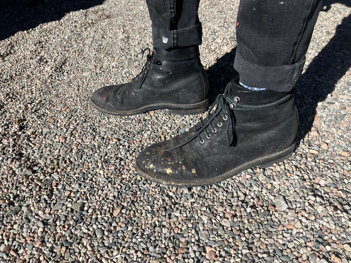 Photo by MrStudabaker on November 28, 2025 of the Grant Stone Edward Boot in C.F. Stead Black Waxy Commander Suede.
