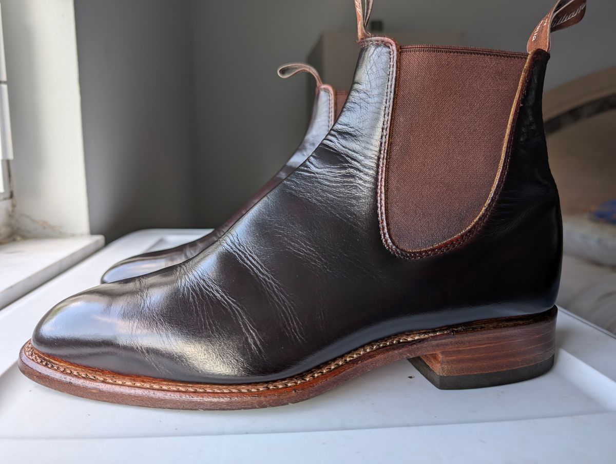 Photo by lemonpeak on May 28, 2025 of the R.M. Williams Signature Craftsman Boot in R.M. Williams Yearling Custom Mahogany.
