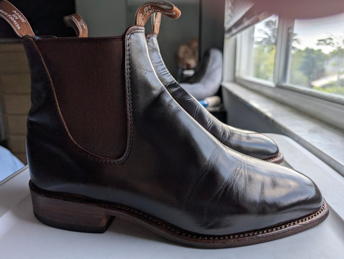 Photo by lemonpeak on May 28, 2025 of the R.M. Williams Signature Craftsman Boot in R.M. Williams Yearling Custom Mahogany.