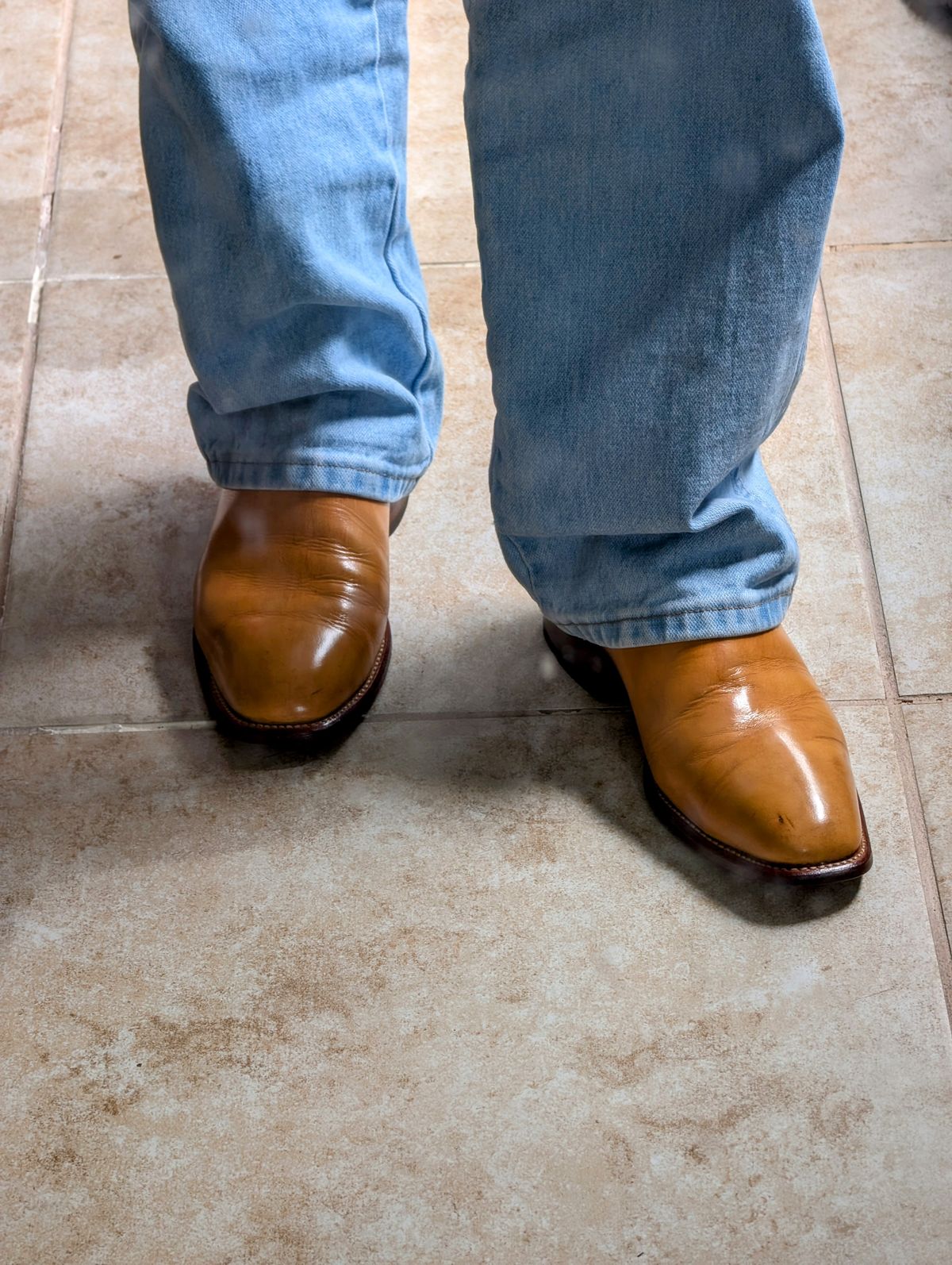 Photo by lemonpeak on October 12, 2024 of the R.M. Williams Signature Craftsman Boot in R.M. Williams Yearling Custom Mahogany.