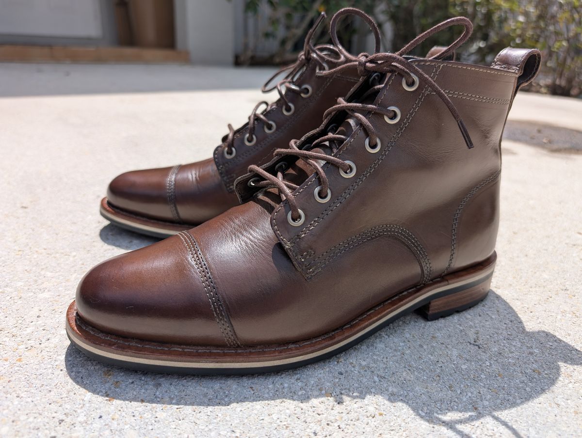 Photo by lemonpeak on March 22, 2025 of the HELM Boots The Hollis in Krumenauer Olive.