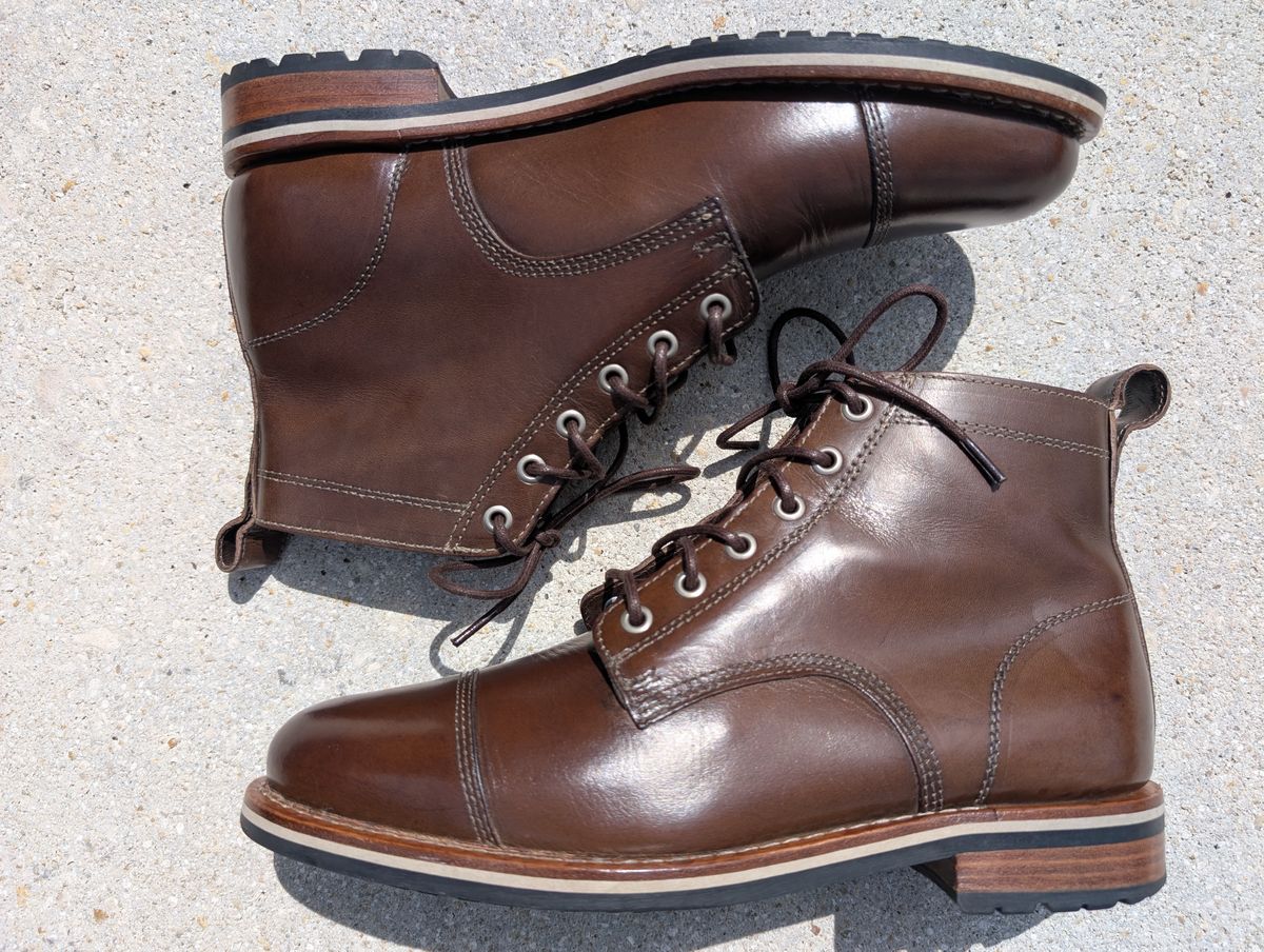 Photo by lemonpeak on March 22, 2025 of the HELM Boots The Hollis in Krumenauer Olive.