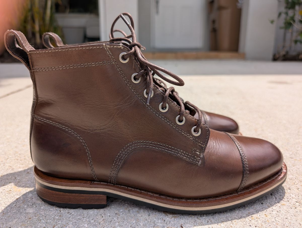 Photo by lemonpeak on March 22, 2025 of the HELM Boots The Hollis in Krumenauer Olive.