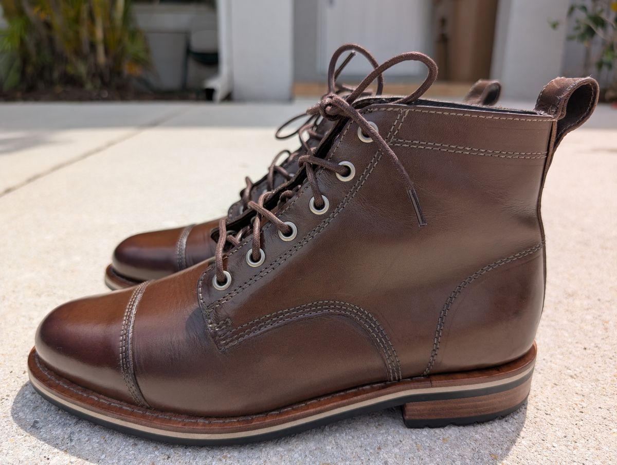Photo by lemonpeak on March 22, 2025 of the HELM Boots The Hollis in Krumenauer Olive.