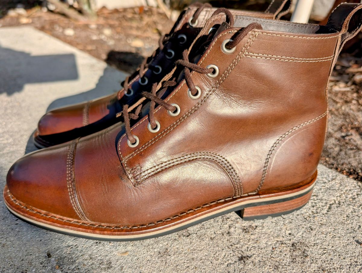 Photo by lemonpeak on May 20, 2025 of the HELM Boots The Hollis in Krumenauer Olive.