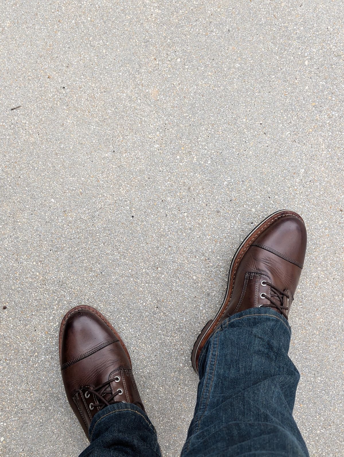 Photo by lemonpeak on May 31, 2025 of the HELM Boots The Hollis in Krumenauer Olive.