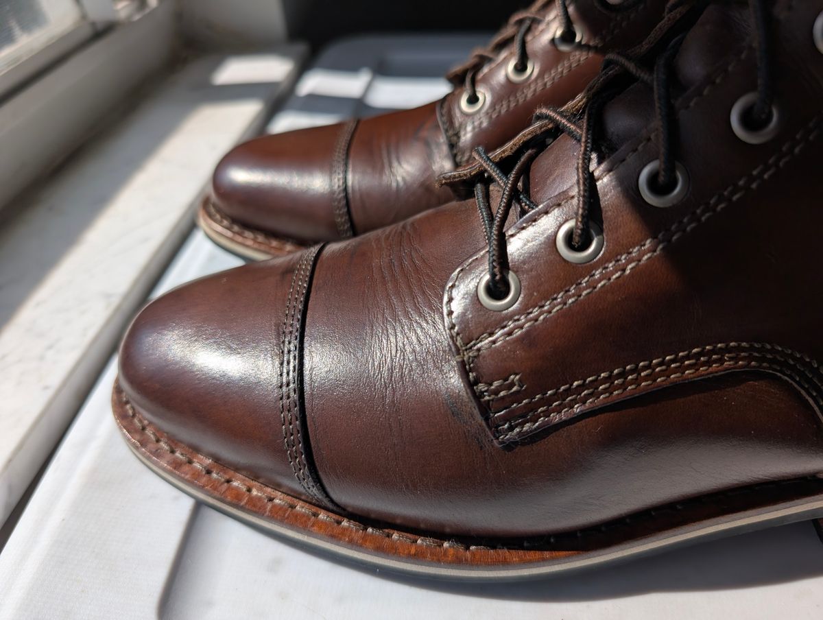 Photo by lemonpeak on November 16, 2025 of the HELM Boots The Hollis in Krumenauer Olive.