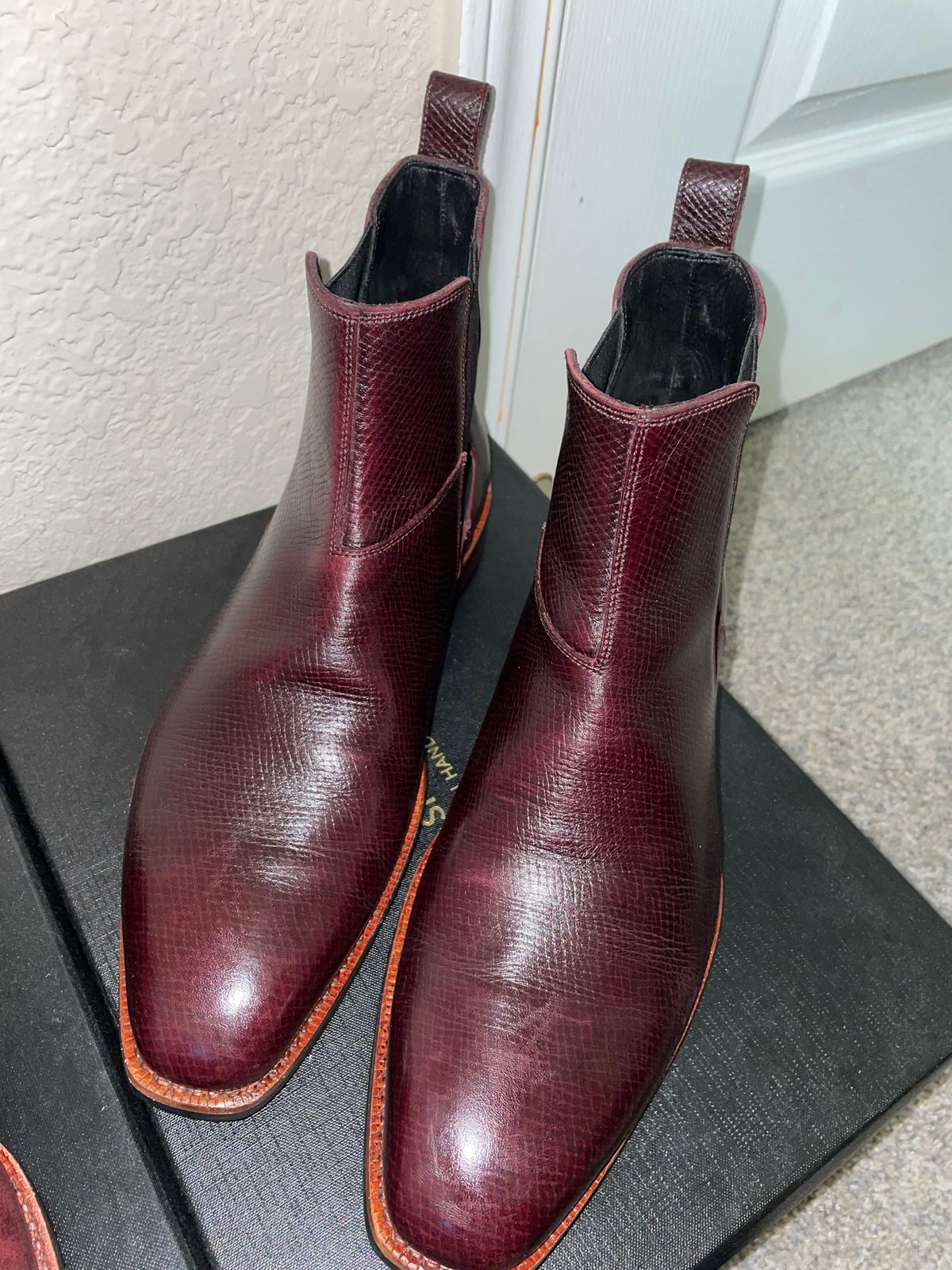 Photo by AmericanFlo on July 20, 2025 of the Blkbrd Shoemaker Destrier in Horween Burgundy Hatchgrain.