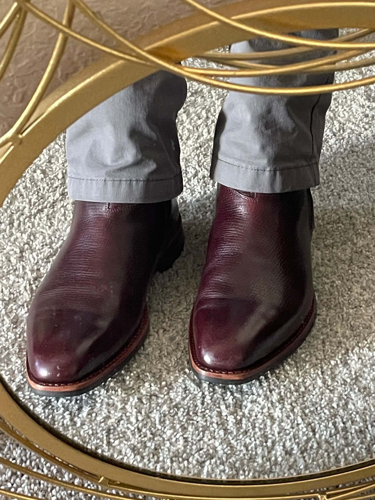 Photo by AmericanFlo on August 20, 2025 of the Blkbrd Shoemaker Destrier in Horween Burgundy Hatchgrain.