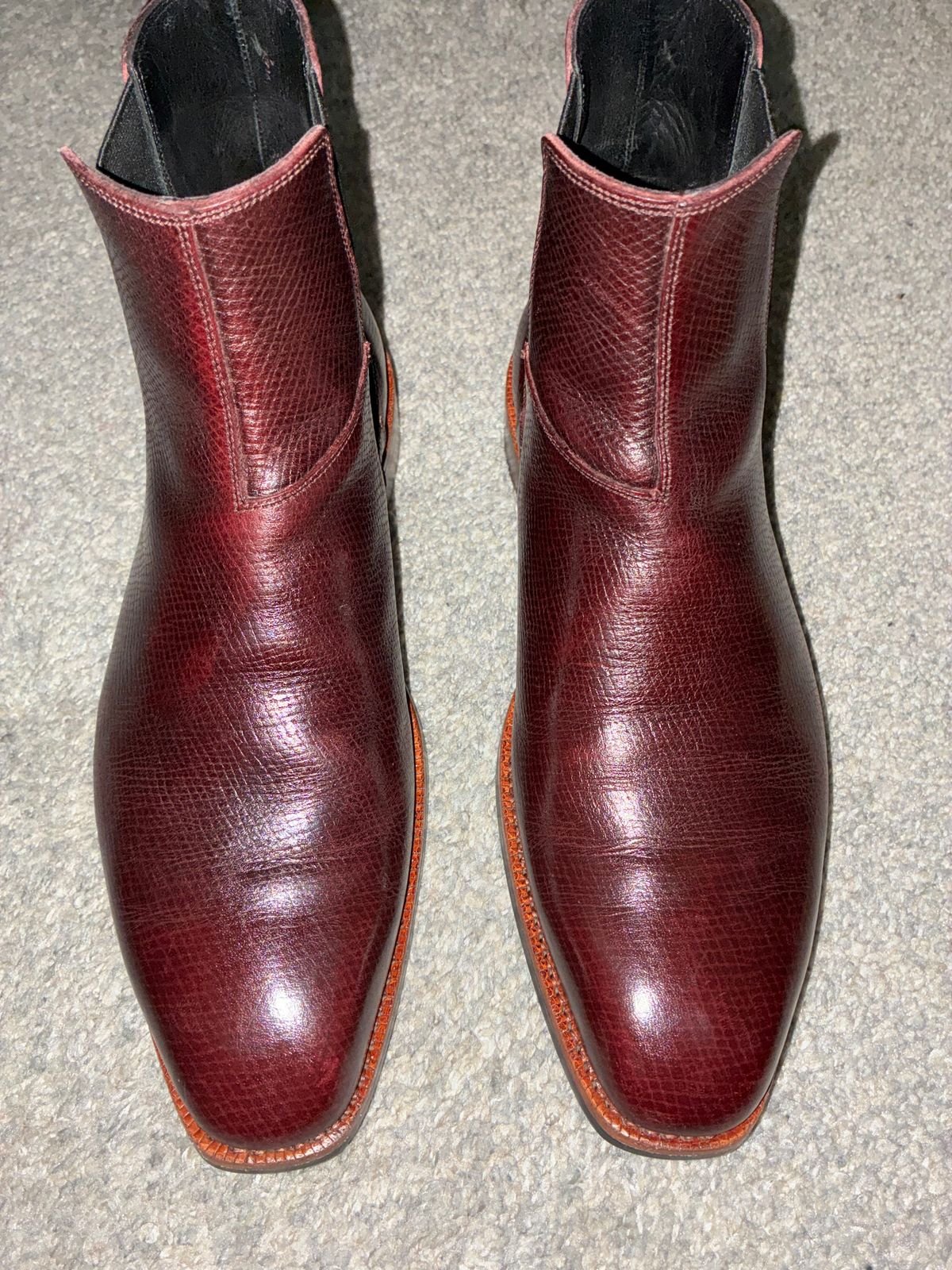 Photo by AmericanFlo on June 25, 2026 of the Blkbrd Shoemaker Destrier in Horween Burgundy Hatchgrain.