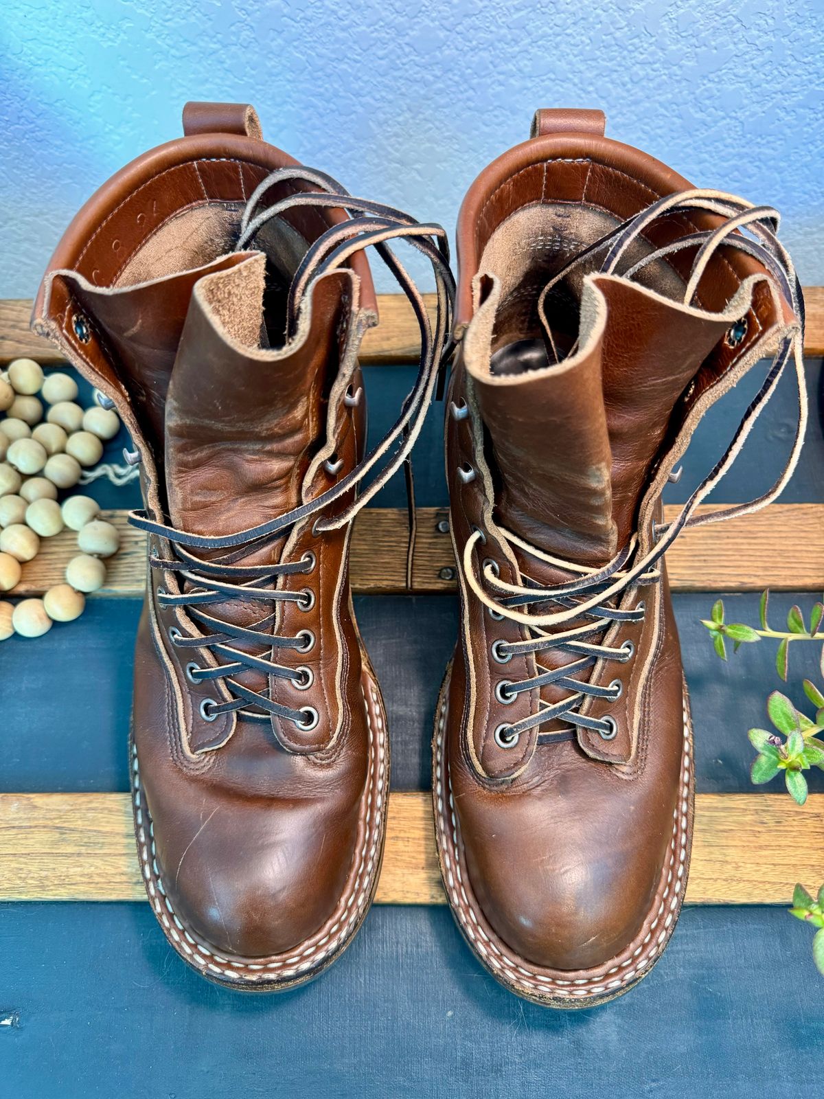 Photo by EliCashsWildcat on November 6, 2024 of the White's 350 Cutter in Horween British Tan Chromexcel.