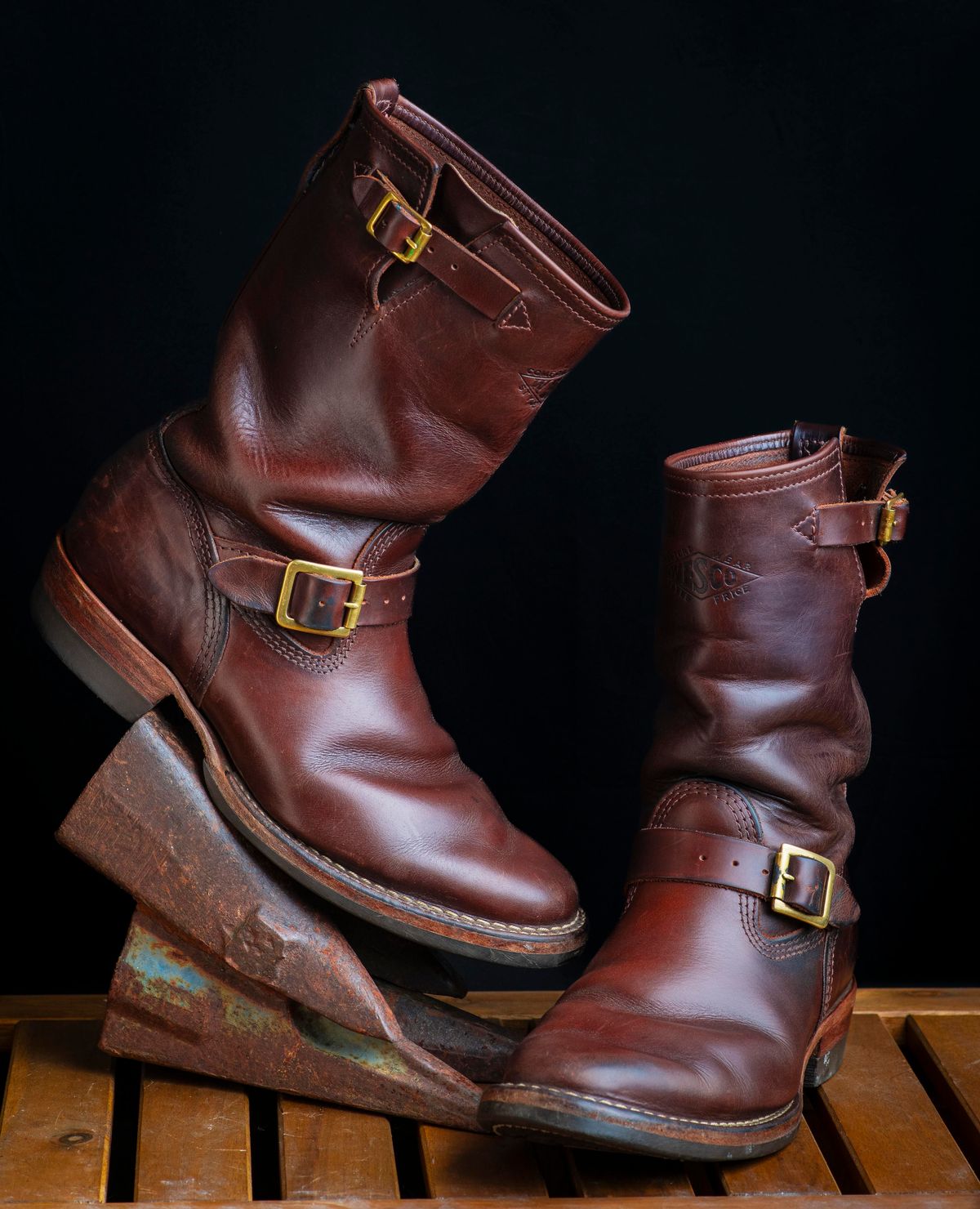 Photo by kungfubeach on October 27, 2025 of the Wesco Mister Lou in Horween Brown Chromexcel.