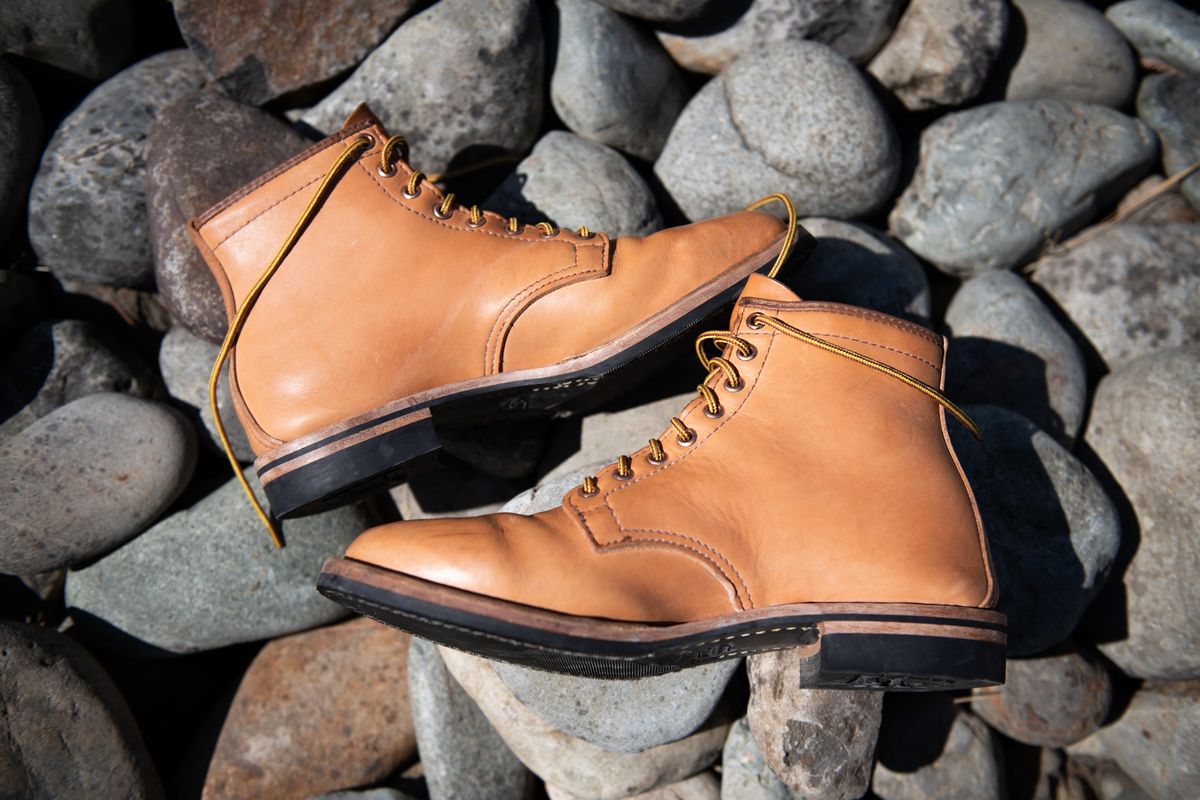 Photo by kungfubeach on September 20, 2025 of the Wesco Johannes in Horween Natural Essex.