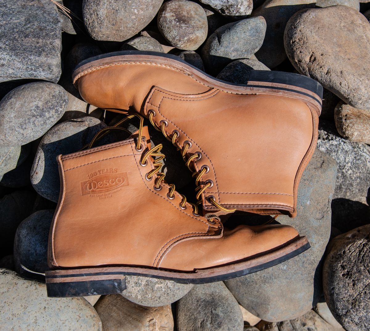 Photo by kungfubeach on September 26, 2025 of the Wesco Johannes in Horween Natural Essex.