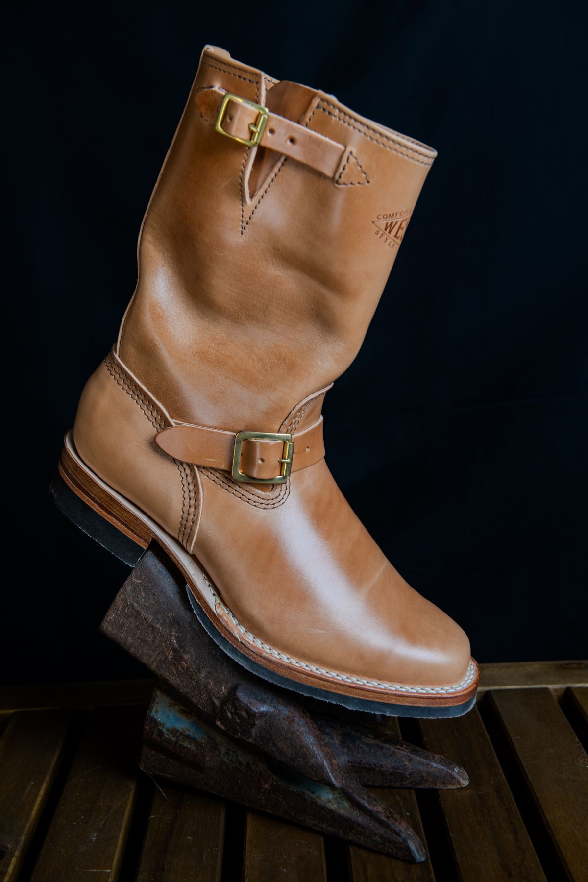 Photo by kungfubeach on October 14, 2025 of the Wesco Mister Lou in Maryam Natural Horsebutt.
