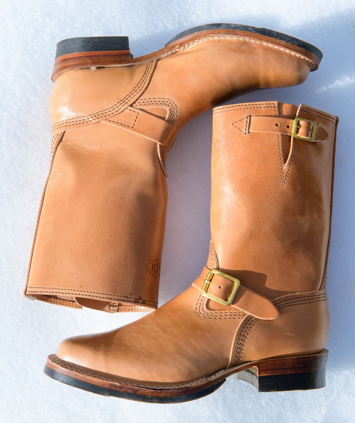 Photo by kungfubeach on November 1, 2025 of the Wesco Mister Lou in Maryam Natural Horsebutt.