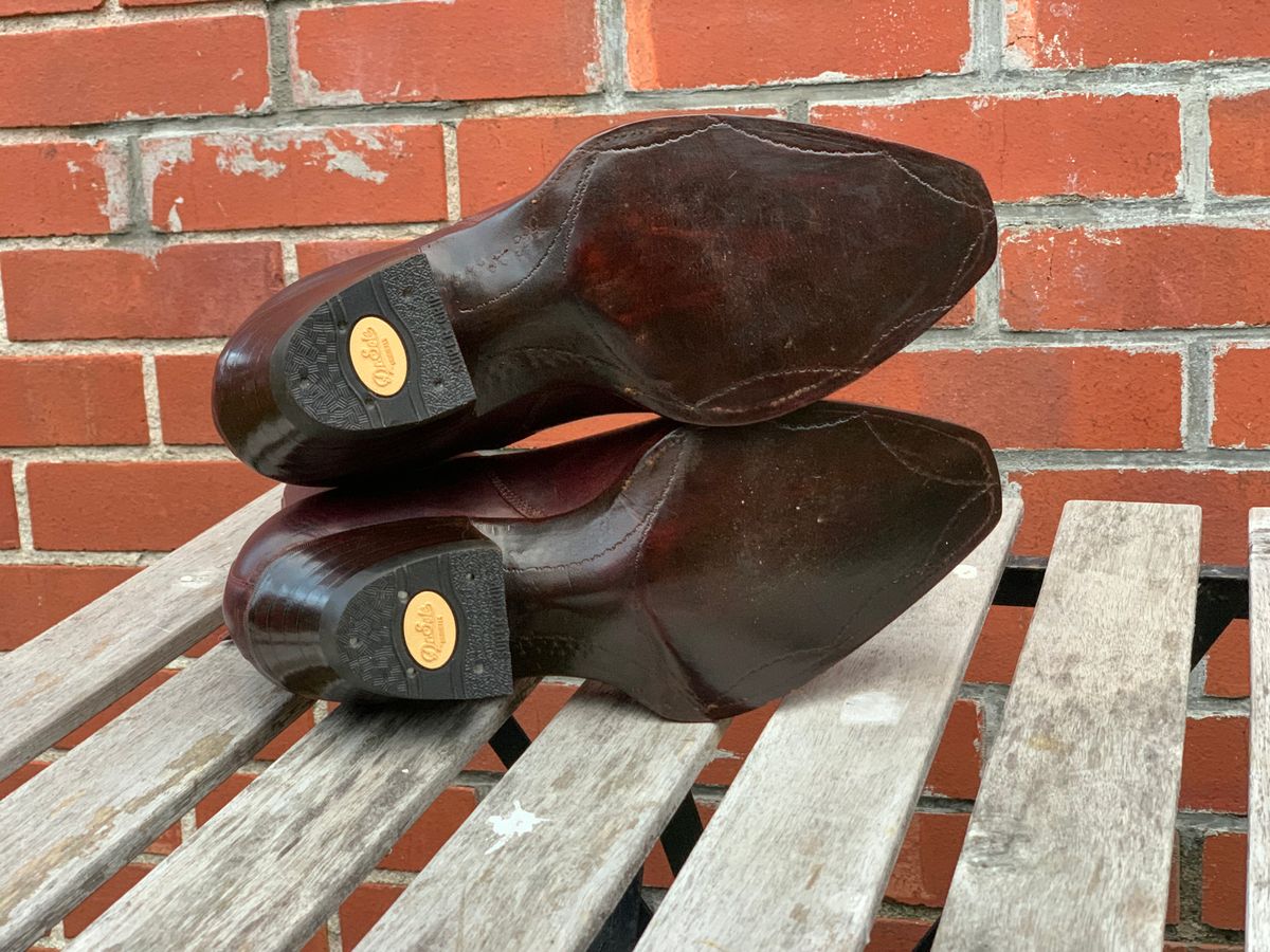 Photo by floraknightbootmaker on November 1, 2025 of the Flora Knight Cowboy Jodhpur in Tasman Leathers Of New Zealand.